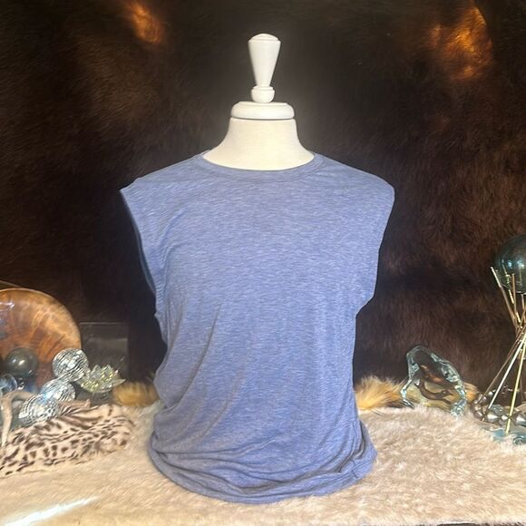 Lululemon shirt M (3600) - Picture 1 of 4